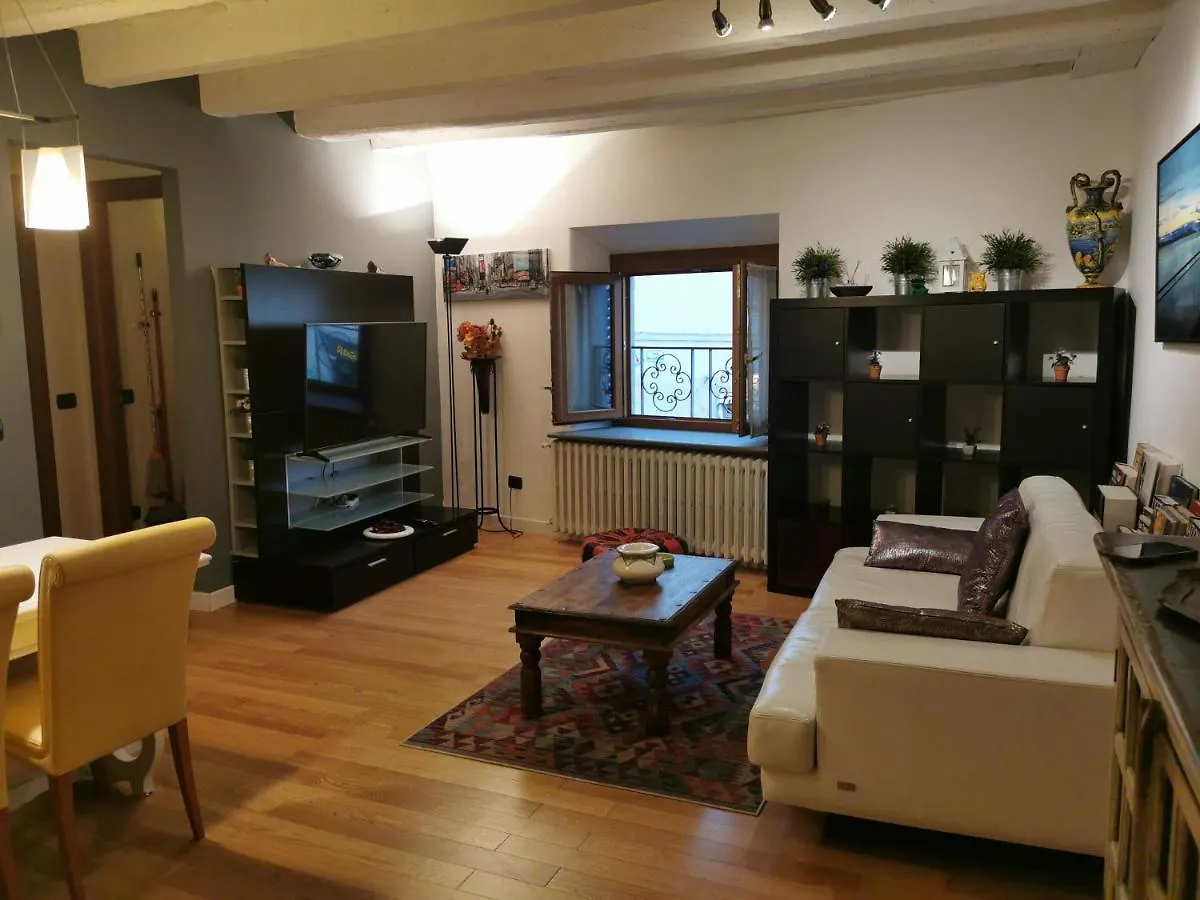 Borgo La Croce Apartaments contacts
